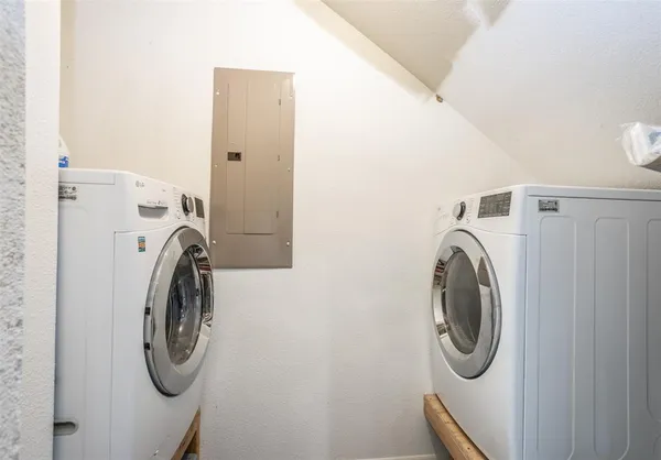 $729,500 | 78 Park Lane, Gainesville, TX 76240