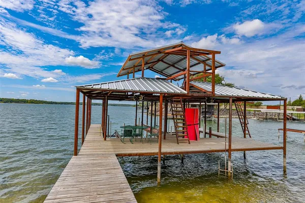 $685,000 | 78 Park Lane, Gainesville, TX 76240