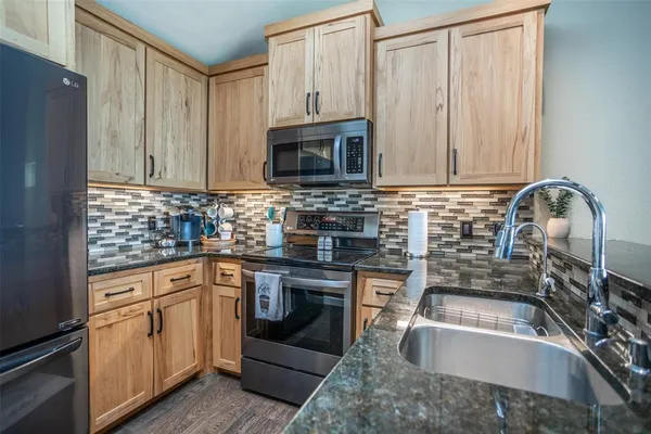 $729,500 | 78 Park Lane, Gainesville, TX 76240