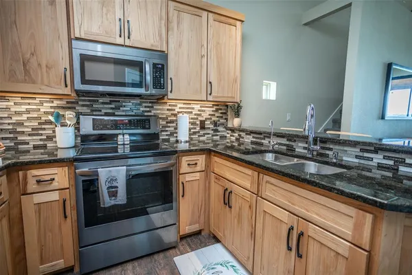 $729,500 | 78 Park Lane, Gainesville, TX 76240