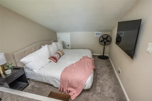 $729,500 | 78 Park Lane, Gainesville, TX 76240