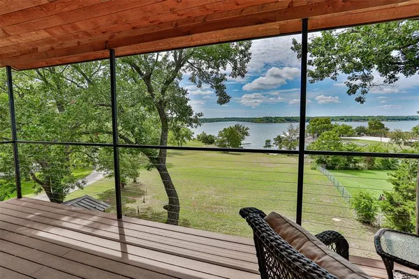 $729,500 | 78 Park Lane, Gainesville, TX 76240