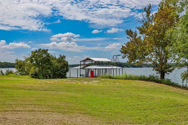 $729,500 | 78 Park Lane, Gainesville, TX 76240