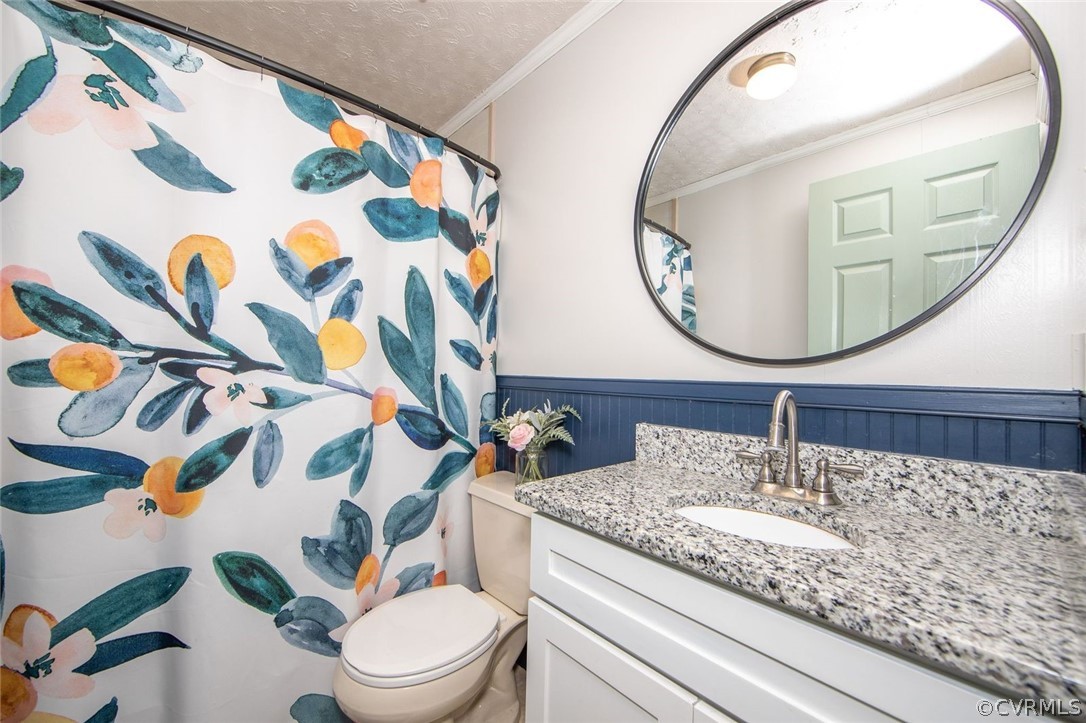 2924 Dundas Road Richmond, VA 23234 - Photo 18 of 30 Hall Bathroom with Shower/tub