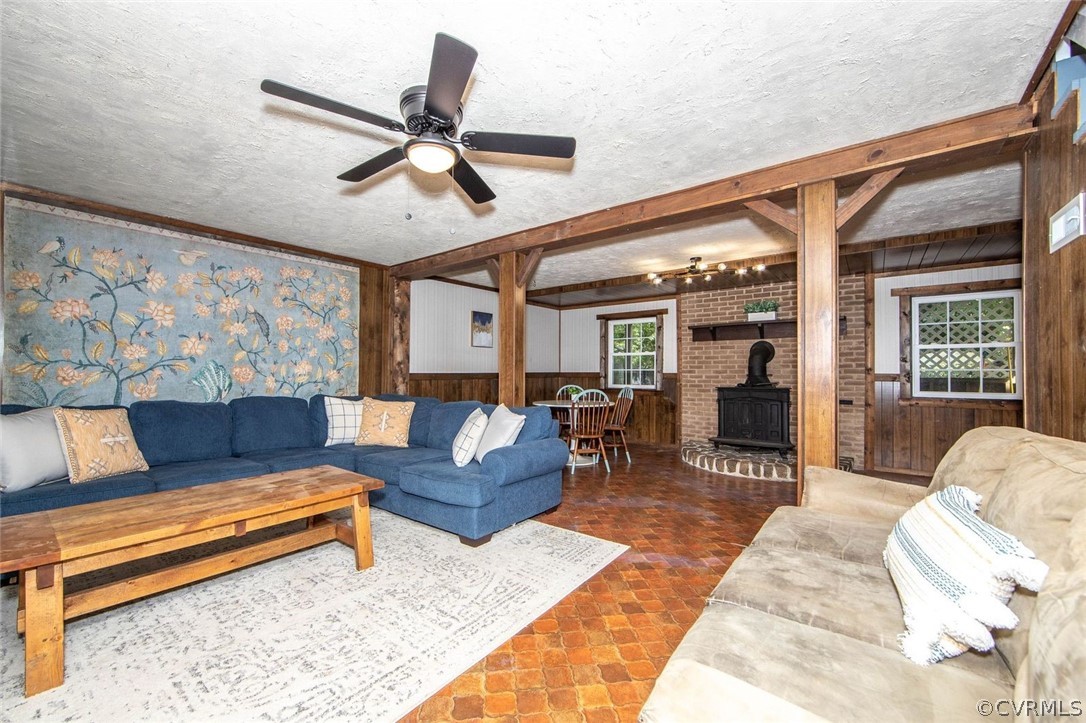 2924 Dundas Road Richmond, VA 23234 - Photo 25 of 30 Large gathering area