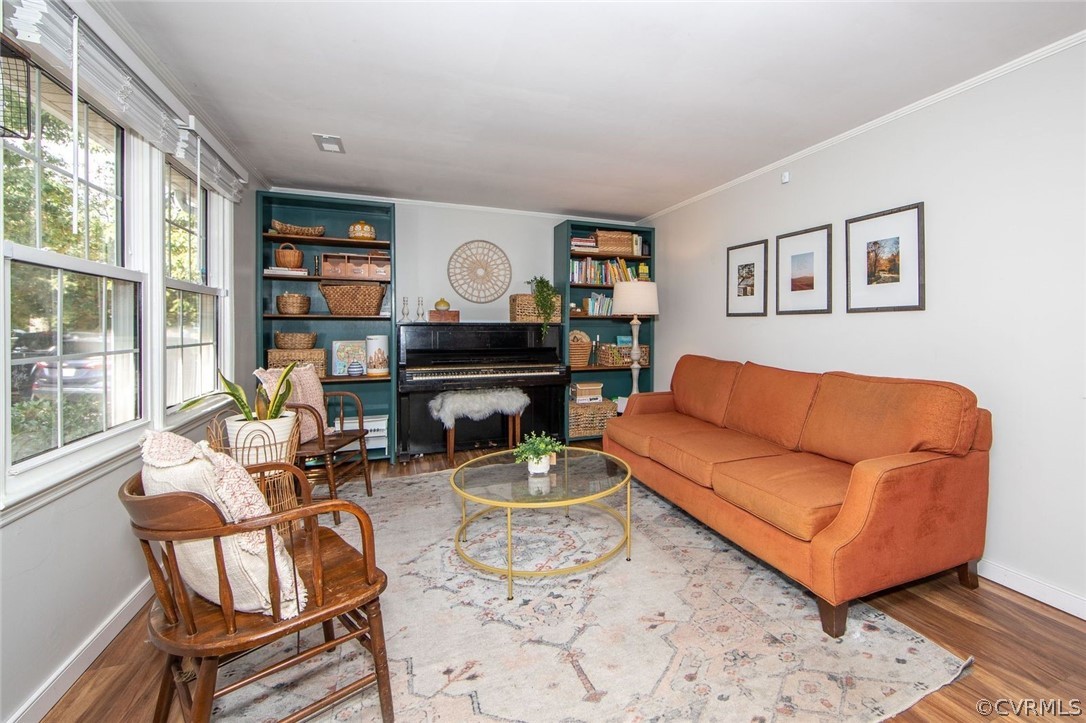 Spacious and Bright Living Room
