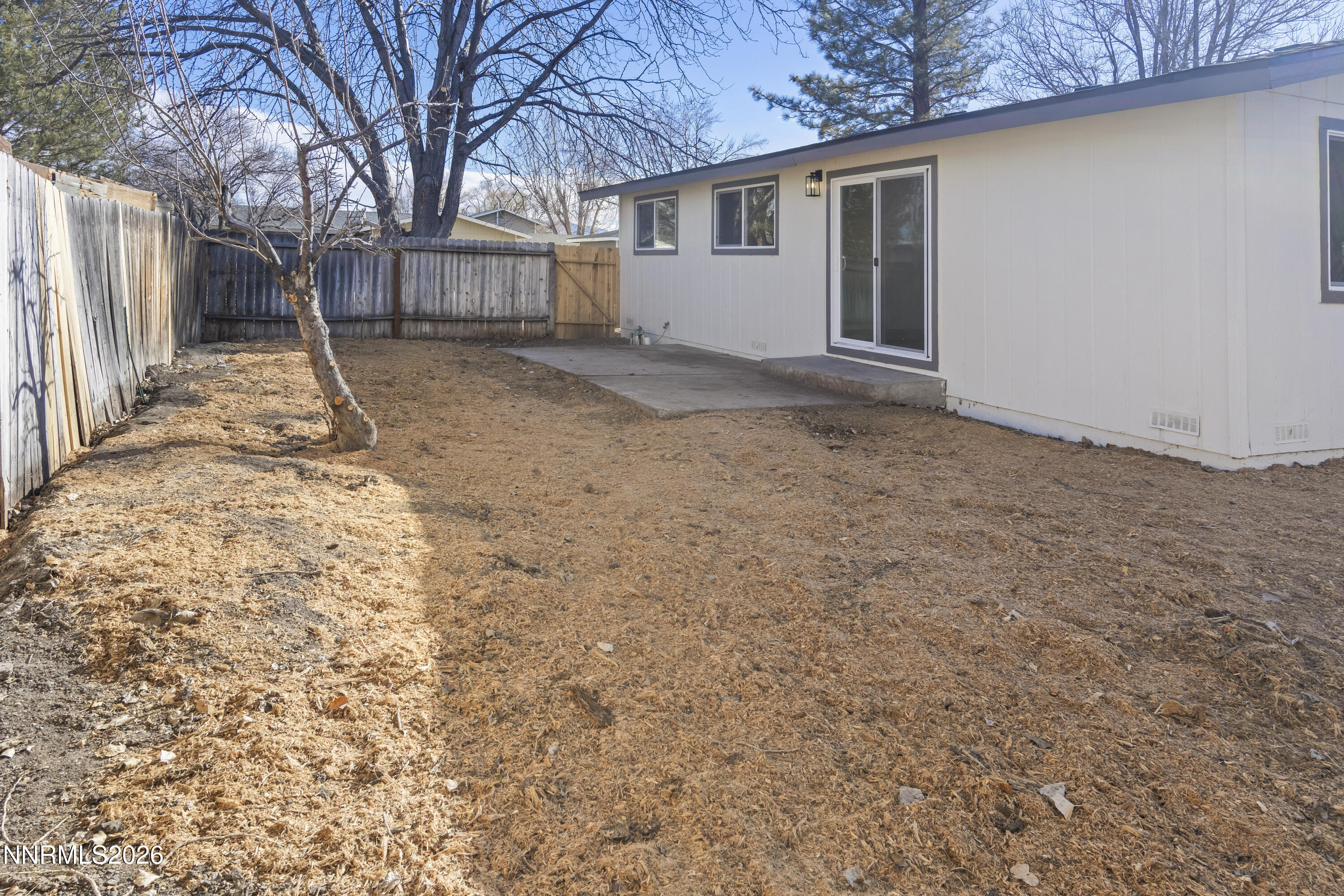 308 Shawna Way Yerington, NV 89447 - Photo 31 of 37 a backyard of a house