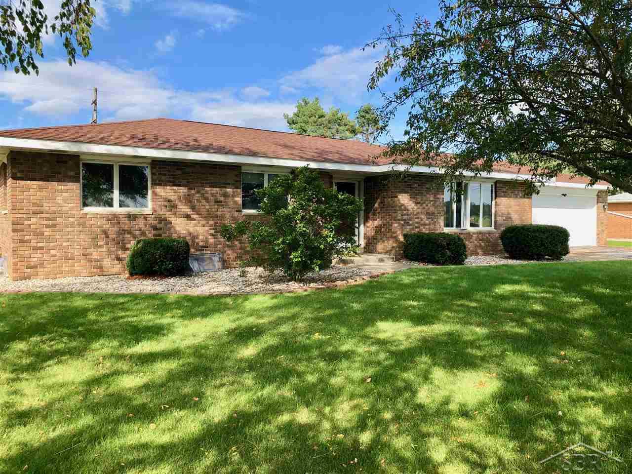 20156 Gratiot Road Merrill, MI 48637 - Photo 2 of 27