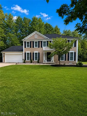 $575,000 | 8884 Lake In The Woods Trail, Chagrin Falls, OH 44023