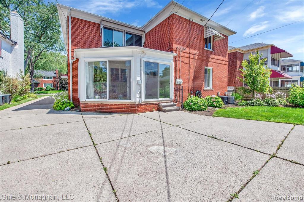 791 Harcourt Road Grosse Pointe, MI 48230 - Photo 32 of 40