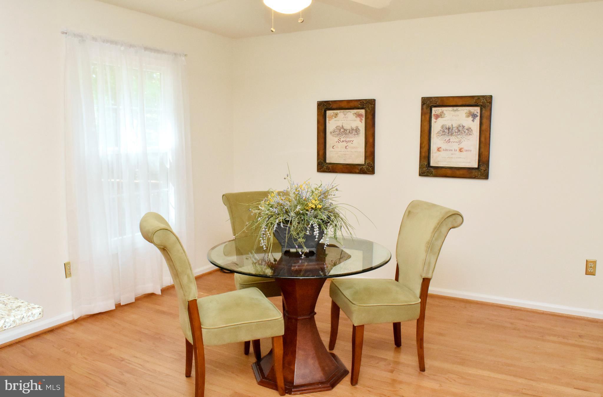 9238 Ispahan Loop Laurel, MD 20708 - Photo 12 of 30 Kitchen eat in or family room