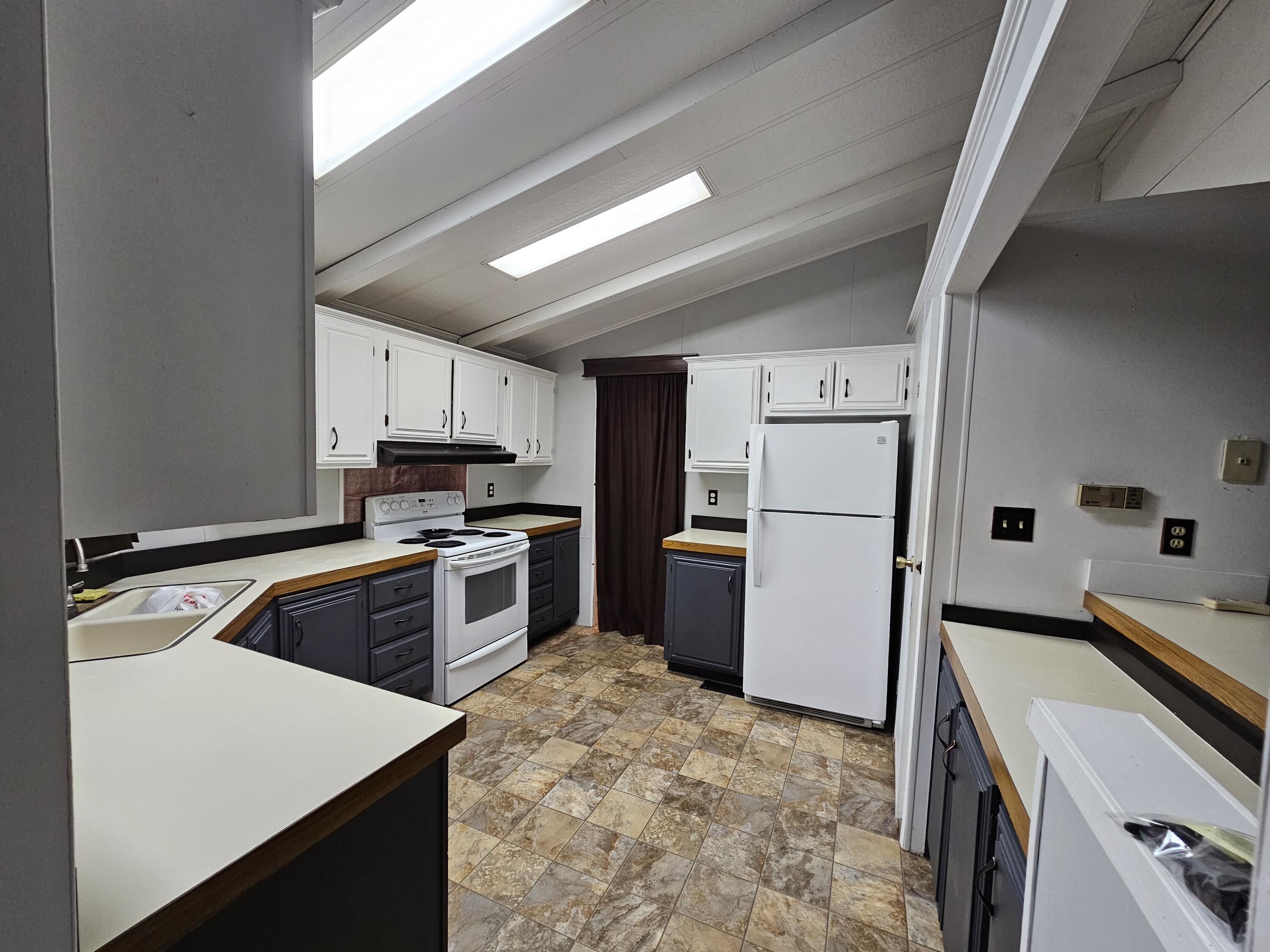 831 Crow Road Merlin, OR 97532 - Photo 7 of 29 Kitchen 2