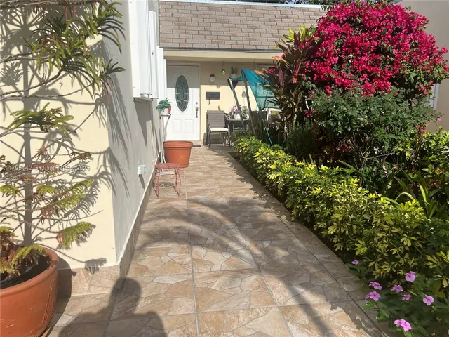 a view of a living room with a bath tub