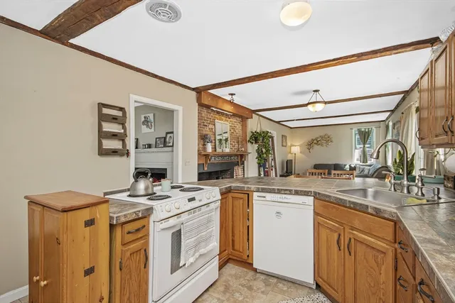 $2,700 | 126 Summer Street, Unit 1, Plymouth, MA 02360