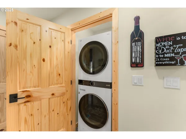 $5,495,000 | 1111 Illahee Road, Idleyld Park, OR 97447