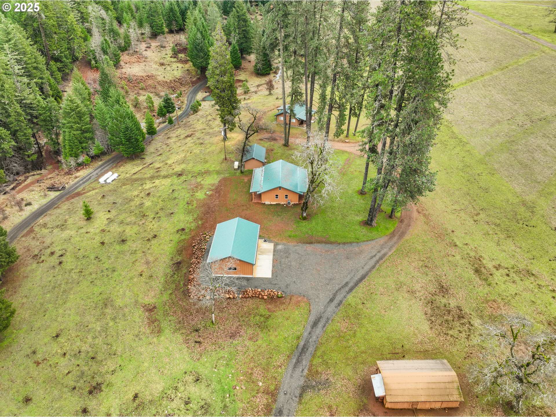 1111 Illahee Road Idleyld Park, OR 97447 - Photo 5 of 48