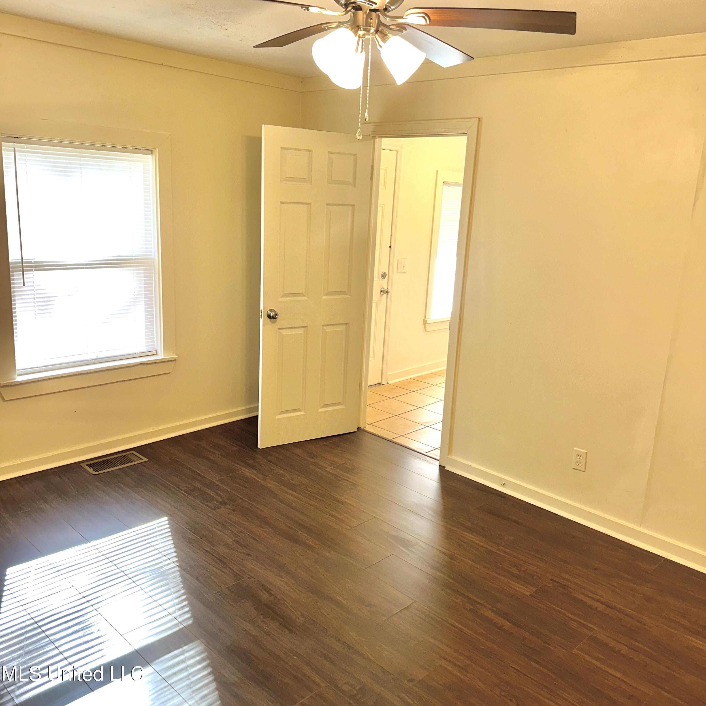 359 Cummins Street Jackson, MS 39204 - Photo 17 of 41 IMG_E5435