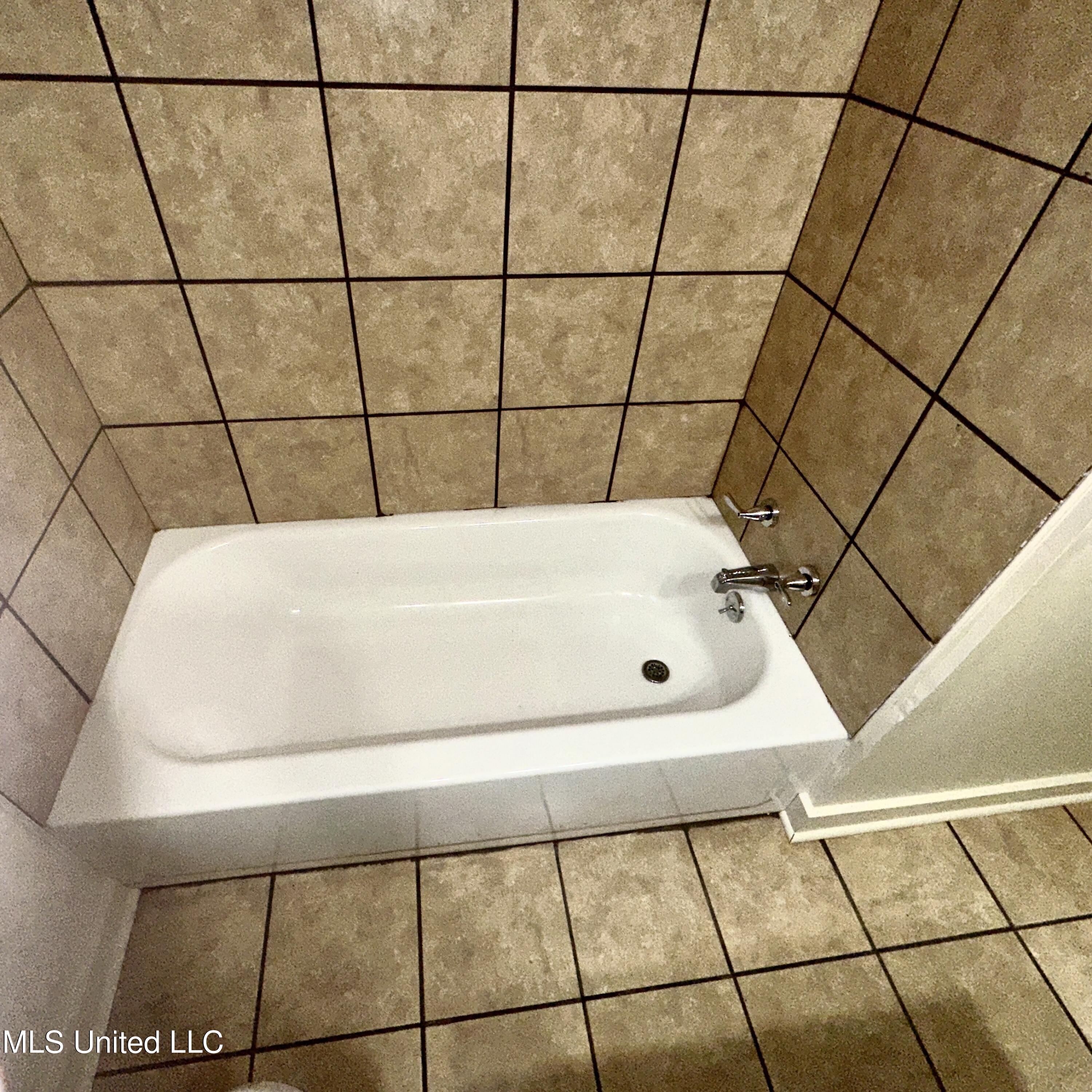 359 Cummins Street Jackson, MS 39204 - Photo 21 of 41 IMG_E5444