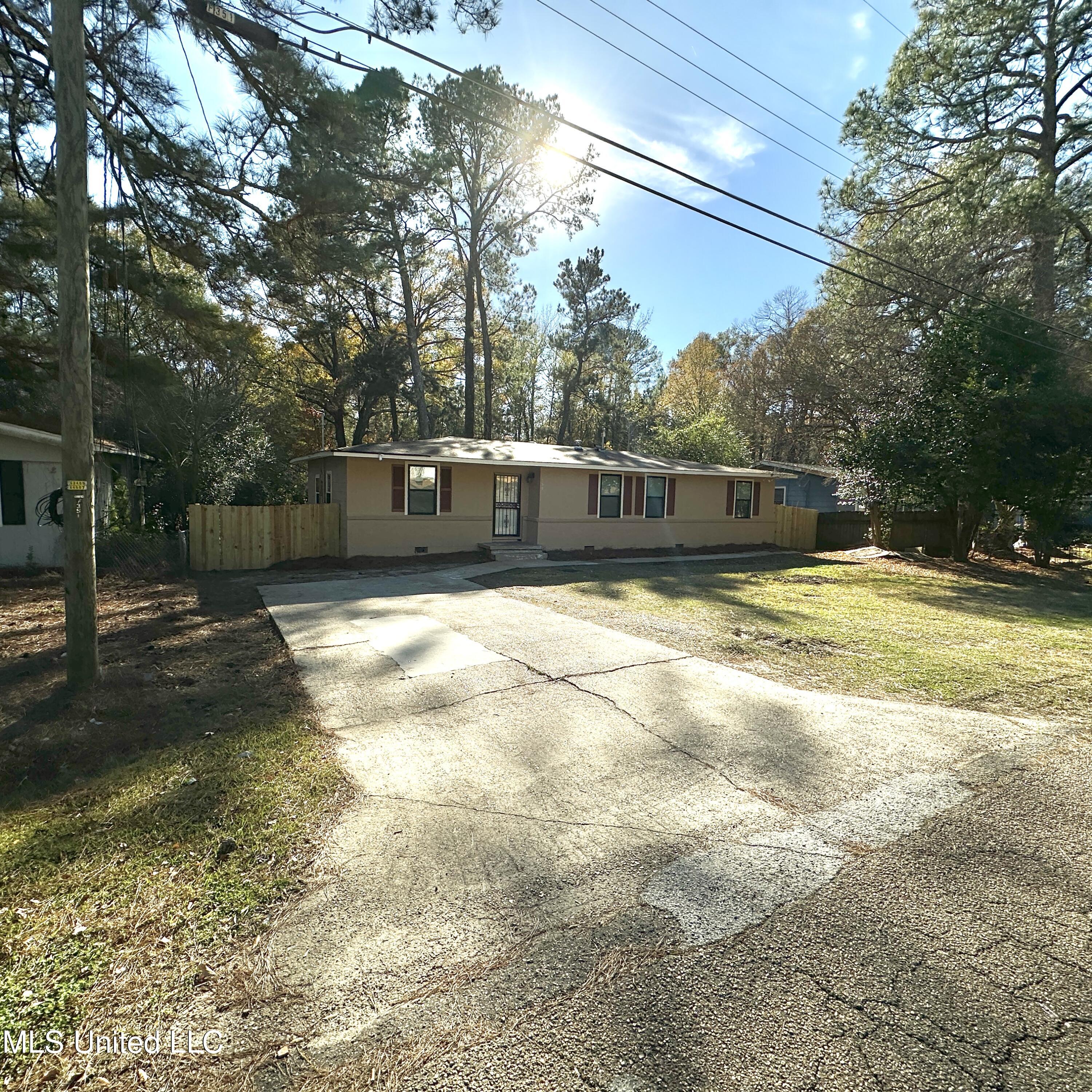 359 Cummins Street Jackson, MS 39204 - Photo 34 of 41 IMG_E5461