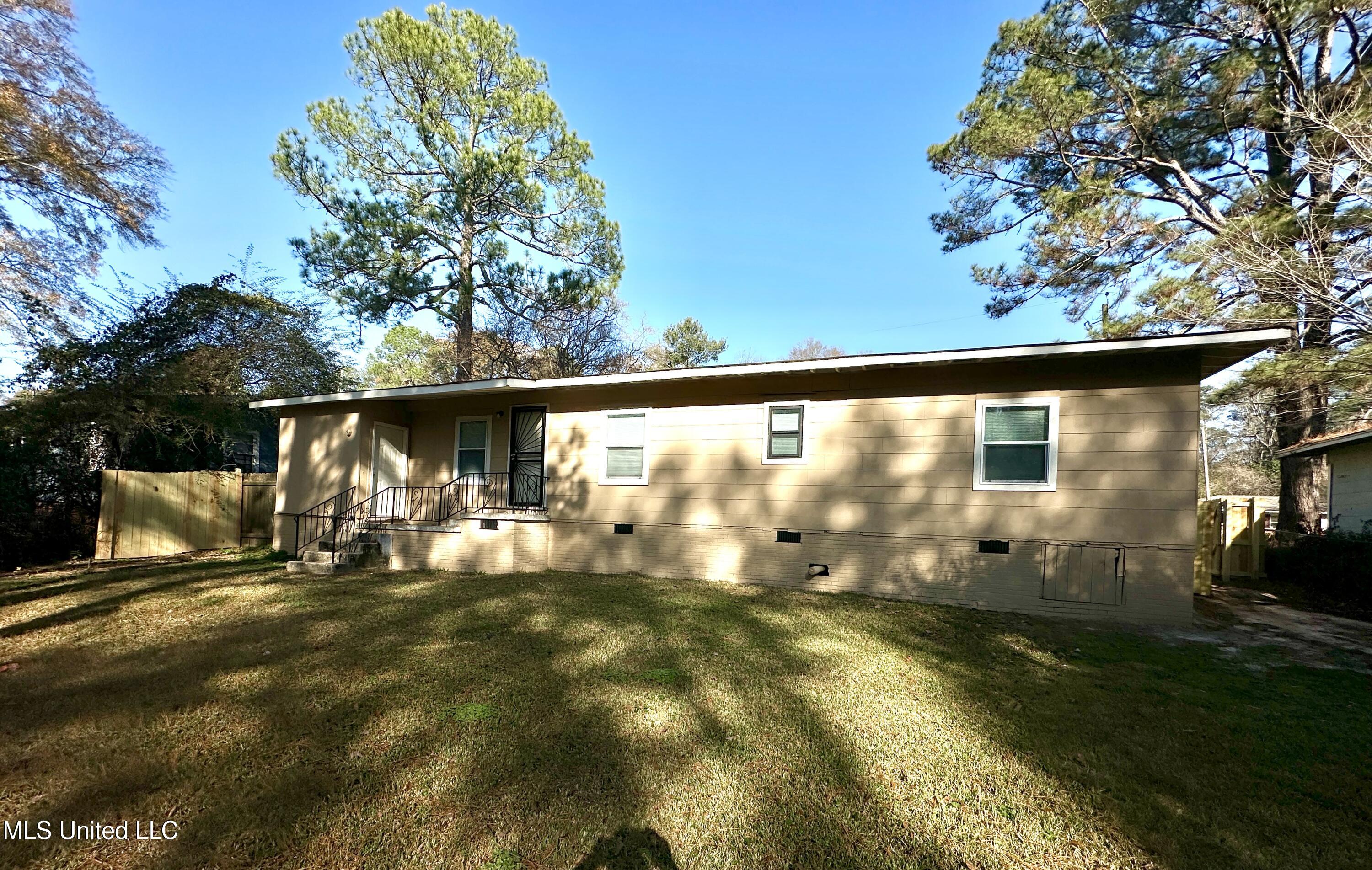 359 Cummins Street Jackson, MS 39204 - Photo 36 of 41 IMG_E5512