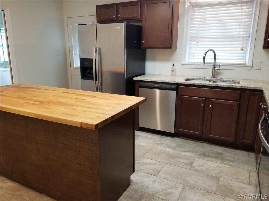 208 Oxford Road Hopewell, VA 23860 - Photo 12 of 39 Gallery Image 12