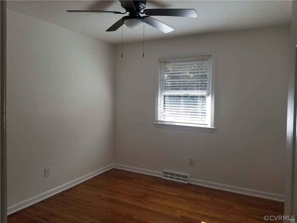 208 Oxford Road Hopewell, VA 23860 - Photo 15 of 39 Gallery Image 15