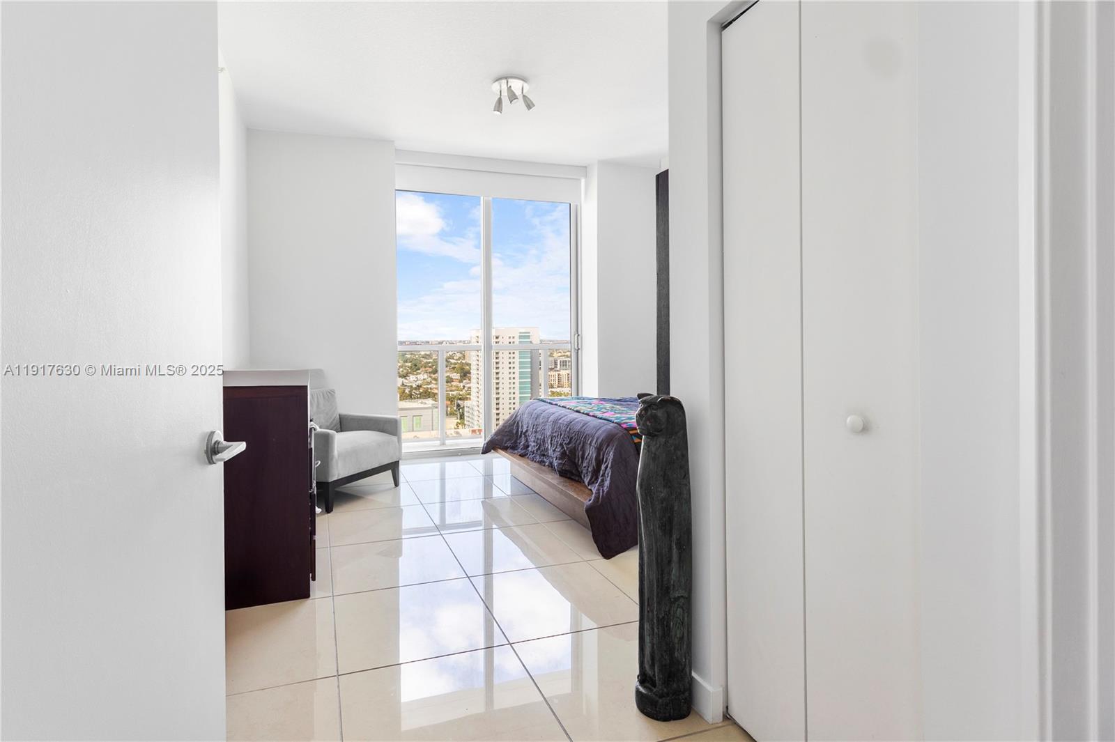 79 Southwest 12th Street, Unit 2701S Miami, FL 33130 - Photo 11 of 25