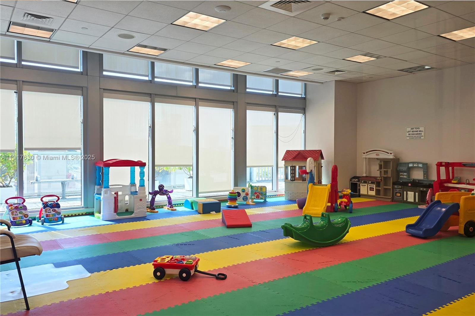 79 Southwest 12th Street, Unit 2701S Miami, FL 33130 - Photo 22 of 25