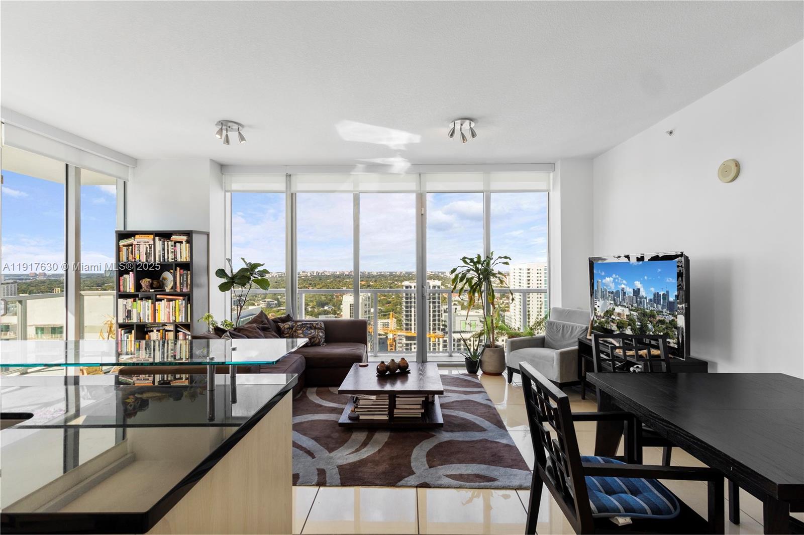 79 Southwest 12th Street, Unit 2701S Miami, FL 33130 - Photo 5 of 25