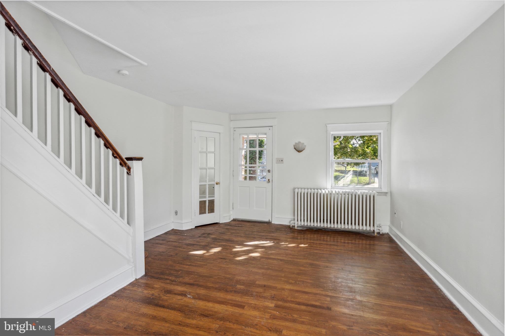 450 Glendale Road Upper Darby, PA 19082 - Photo 3 of 14 View from dining room into living room