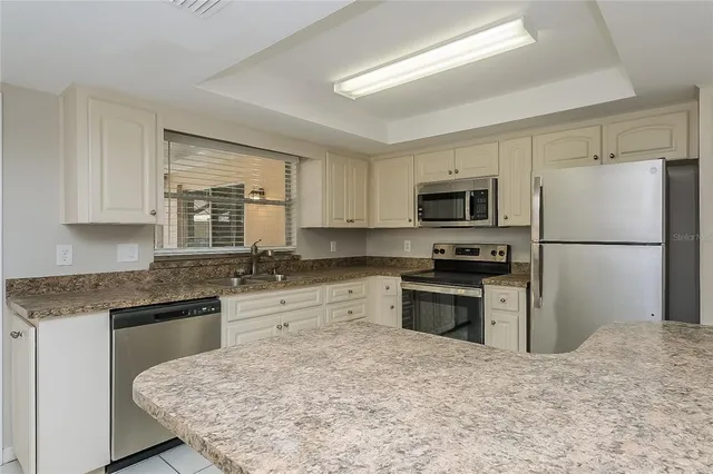 $2,340 | 3103 Apricot Street, Seffner, FL 33584