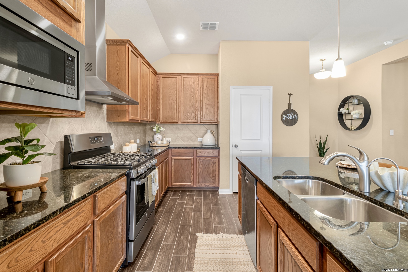 622 Chambers Ranch San Antonio, TX 78245 - Photo 9 of 25