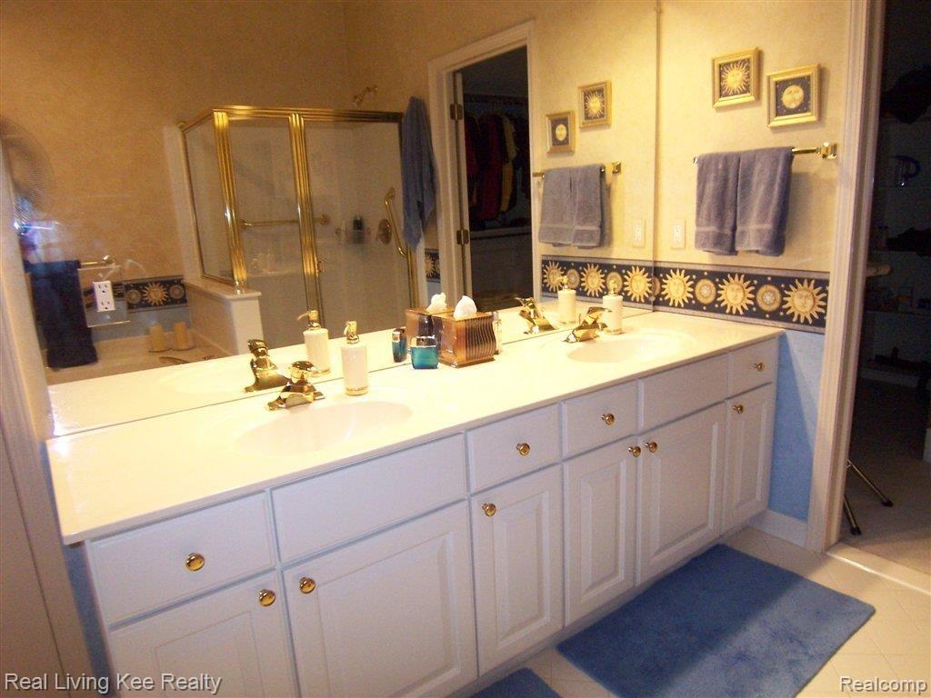 1669 Maple Creek Court, Unit 100 Rochester, MI 48306 - Photo 20 of 25 Vanity w/Dbl Sinks