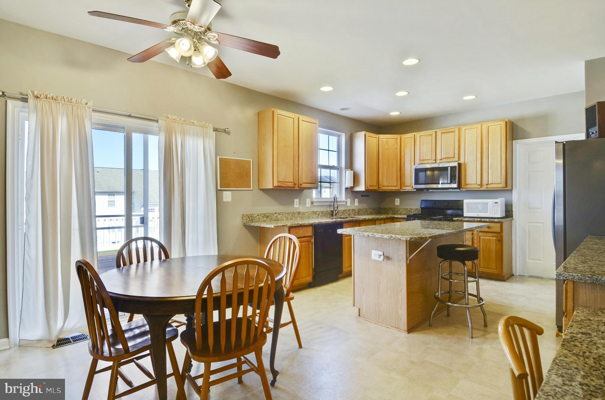 18609 Broken Oak Road Boyds, MD 20841 - Photo 9 of 30 Table Space - Kitchen