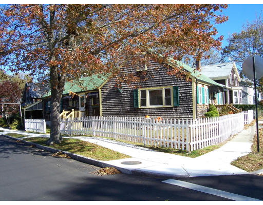 34 Spring Street Fairhaven, MA 02719 - Photo 2 of 7
