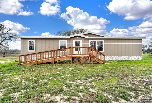 $429,000 | 345 Shorthorn Road, Stockdale, TX 78160