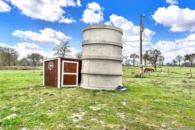 $429,000 | 345 Shorthorn Road, Stockdale, TX 78160