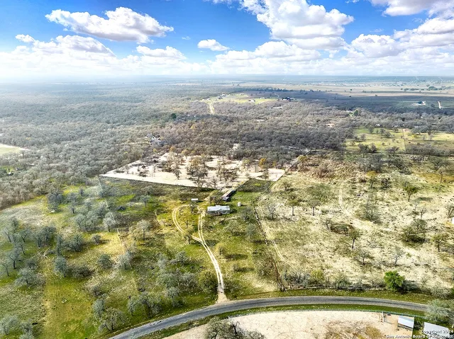 $429,000 | 345 Shorthorn Road, Stockdale, TX 78160