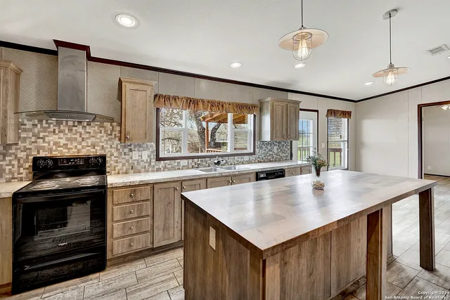 $429,000 | 345 Shorthorn Road, Stockdale, TX 78160