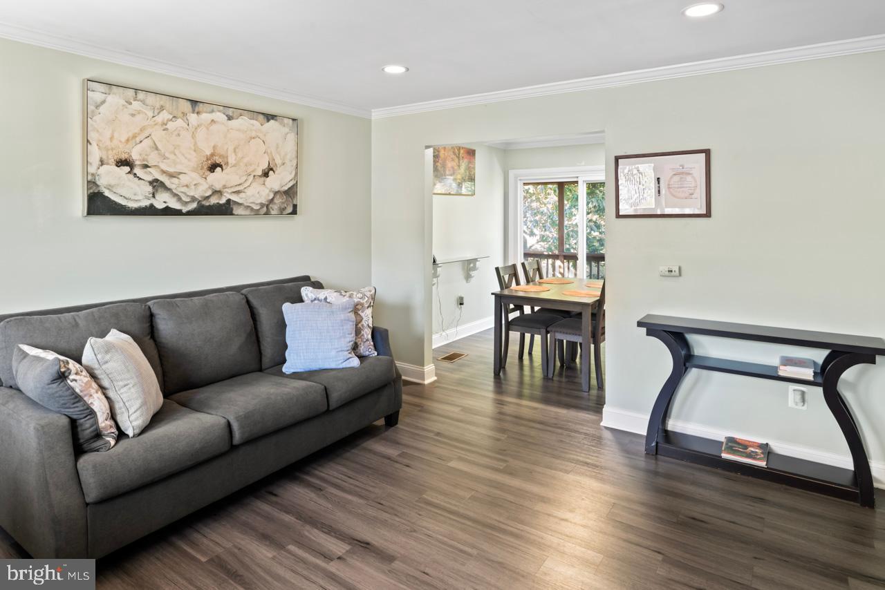 14526 Fullerton Road Woodbridge, VA 22193 - Photo 1 of 40 Gallery Image 1