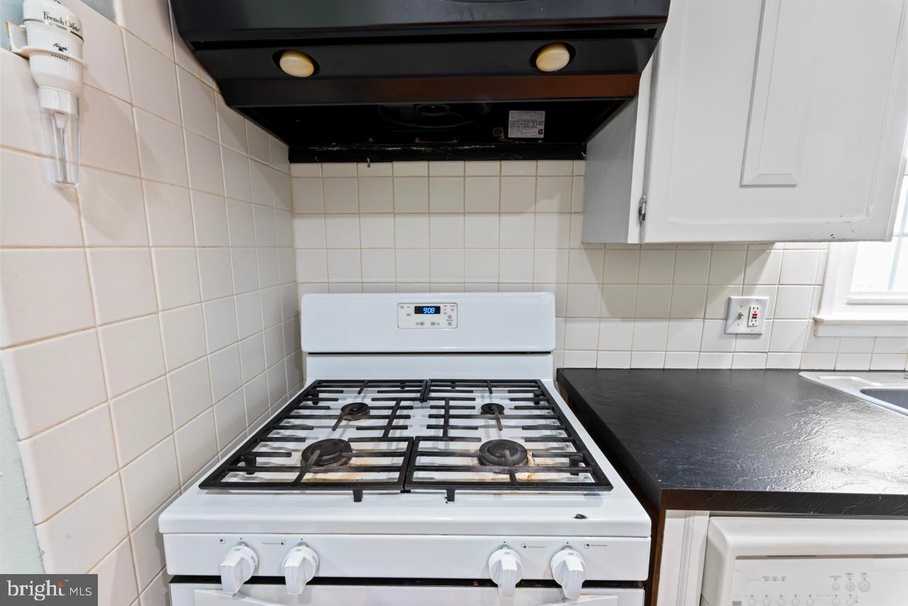 14526 Fullerton Road Woodbridge, VA 22193 - Photo 14 of 40 Gallery Image 14