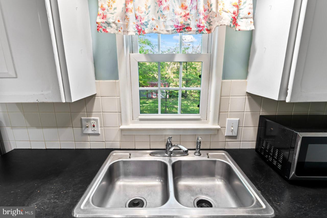 14526 Fullerton Road Woodbridge, VA 22193 - Photo 15 of 40 Gallery Image 15