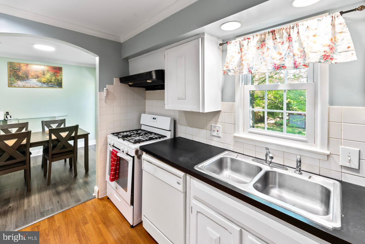 14526 Fullerton Road Woodbridge, VA 22193 - Photo 16 of 40 Gallery Image 16