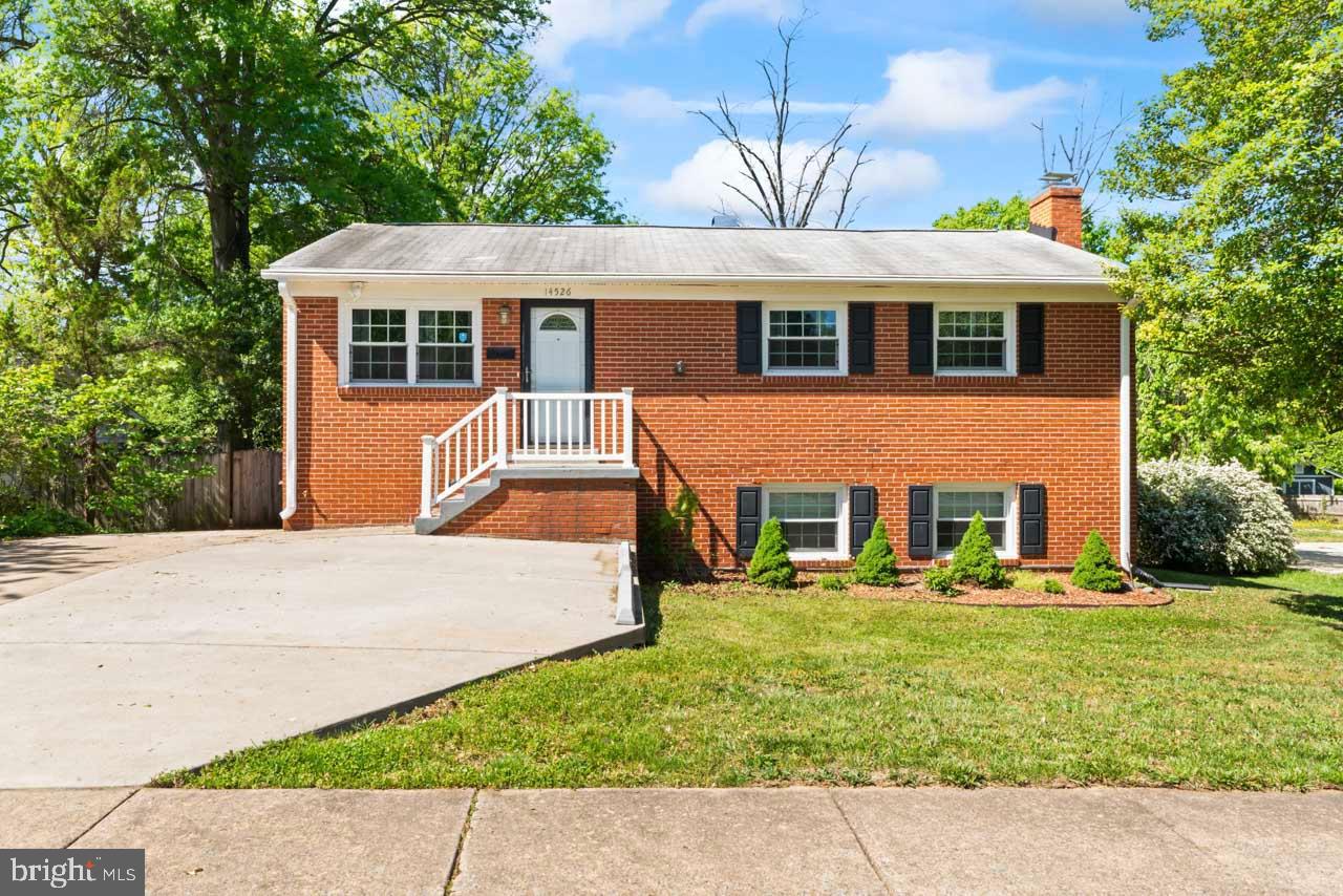 14526 Fullerton Road Woodbridge, VA 22193 - Photo 2 of 40 Gallery Image 2