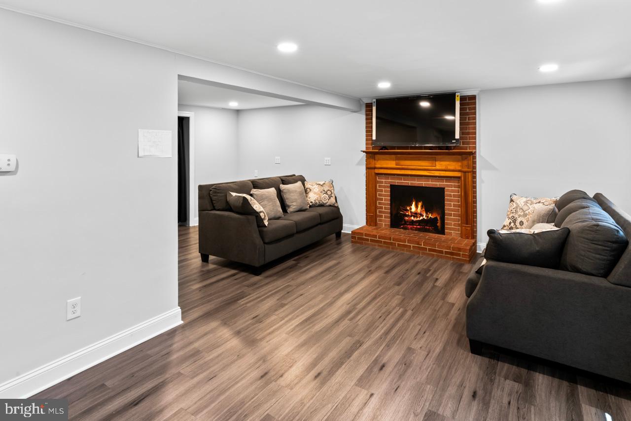 14526 Fullerton Road Woodbridge, VA 22193 - Photo 25 of 40 Gallery Image 25
