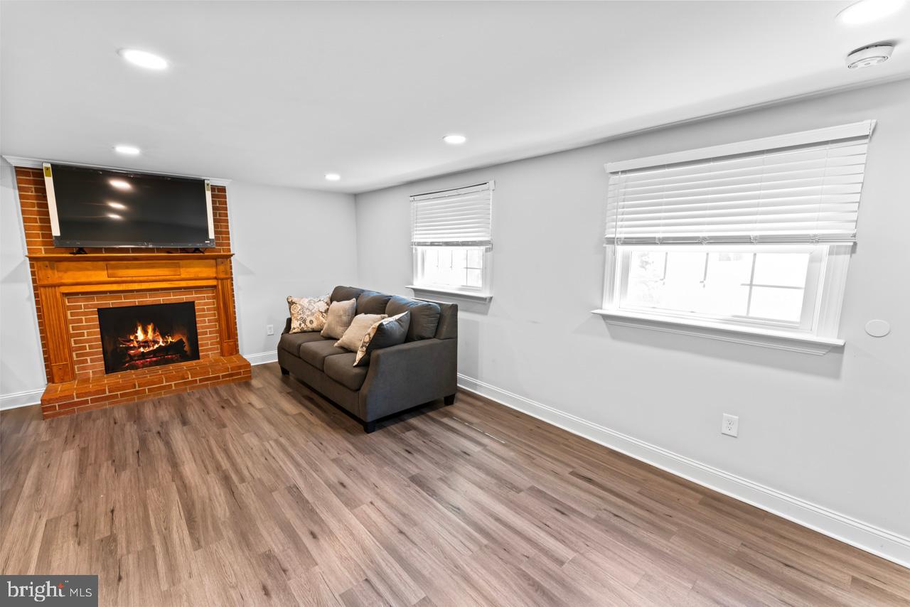 14526 Fullerton Road Woodbridge, VA 22193 - Photo 26 of 40 Gallery Image 26