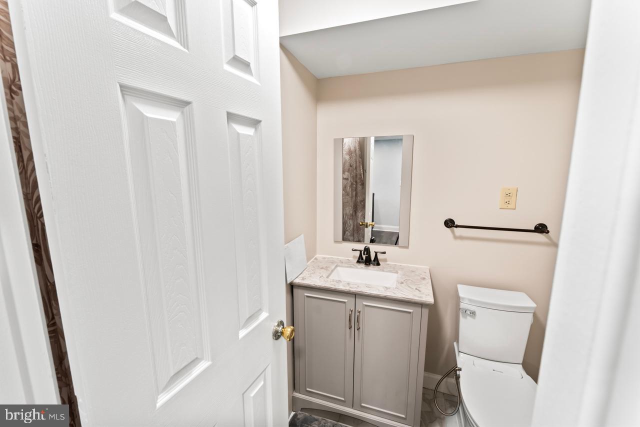 14526 Fullerton Road Woodbridge, VA 22193 - Photo 28 of 40 Gallery Image 28