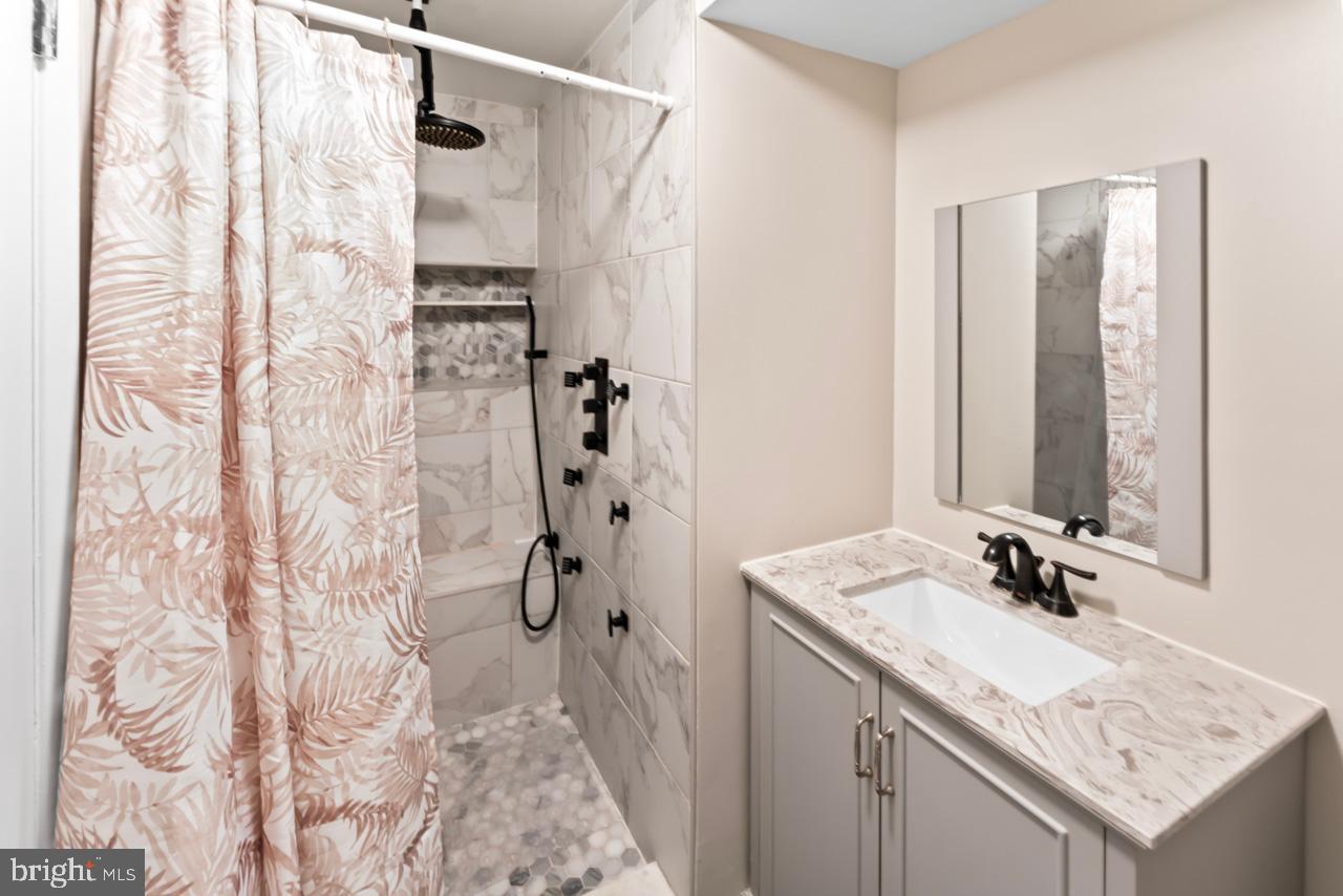 14526 Fullerton Road Woodbridge, VA 22193 - Photo 29 of 40 Gallery Image 29
