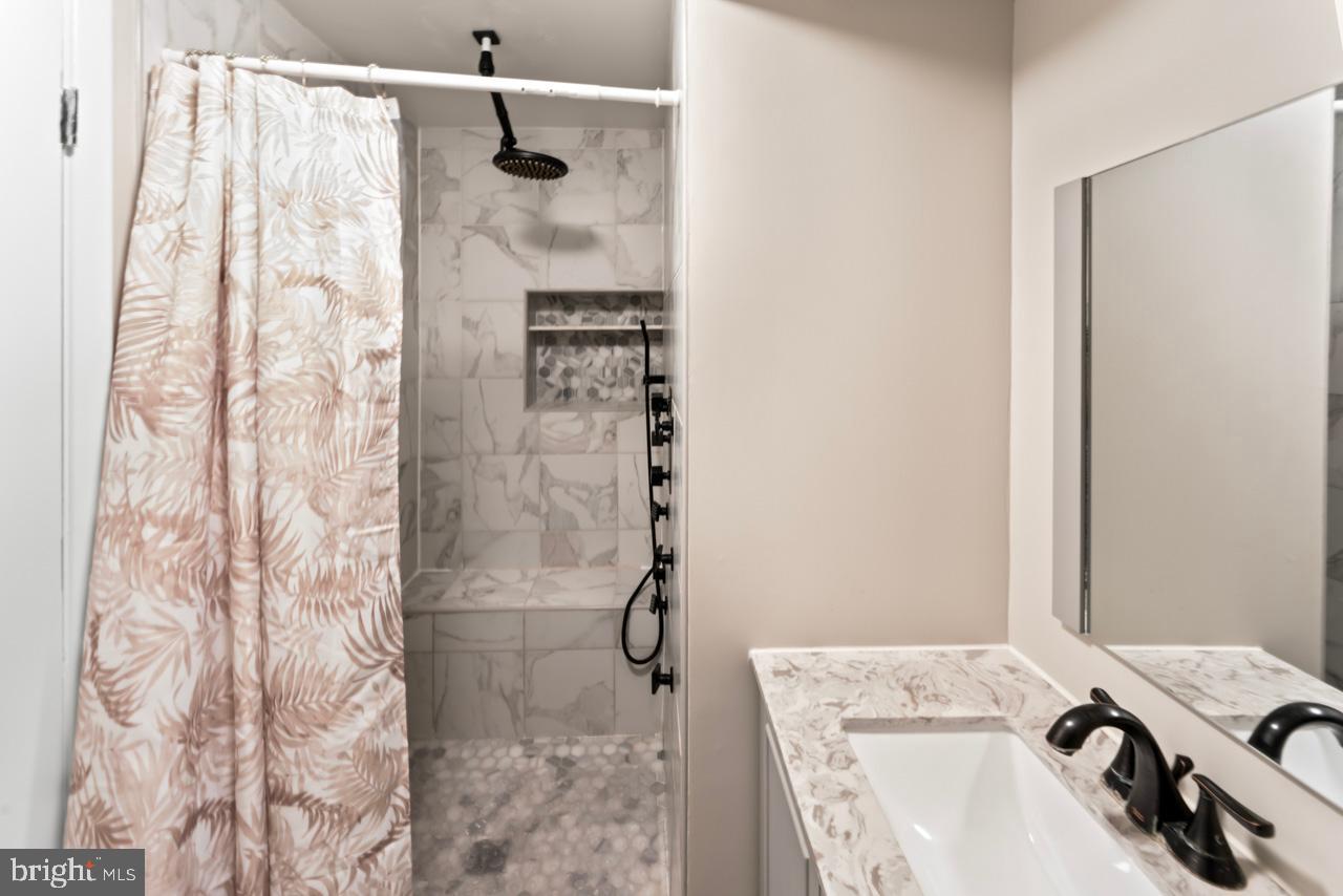 14526 Fullerton Road Woodbridge, VA 22193 - Photo 30 of 40 Gallery Image 30