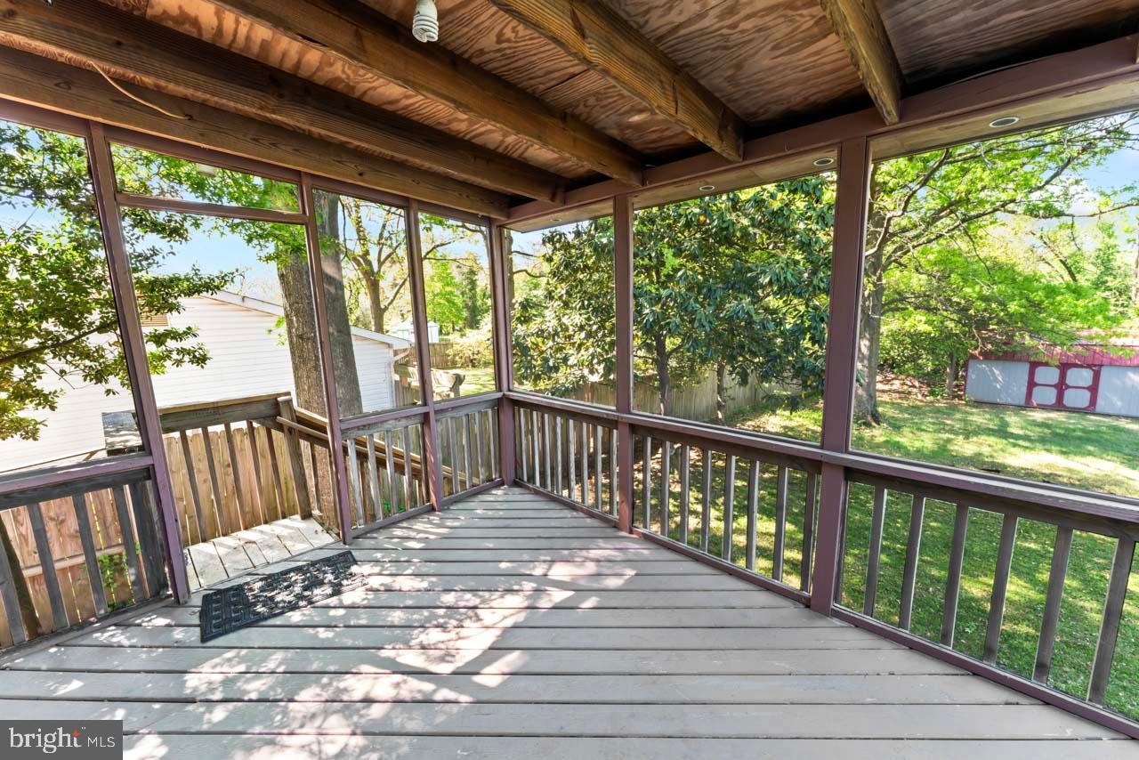 14526 Fullerton Road Woodbridge, VA 22193 - Photo 32 of 40 Gallery Image 32